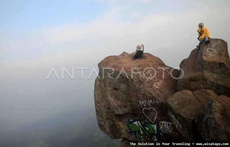wisata Pantai Batu Bongkok yang indah