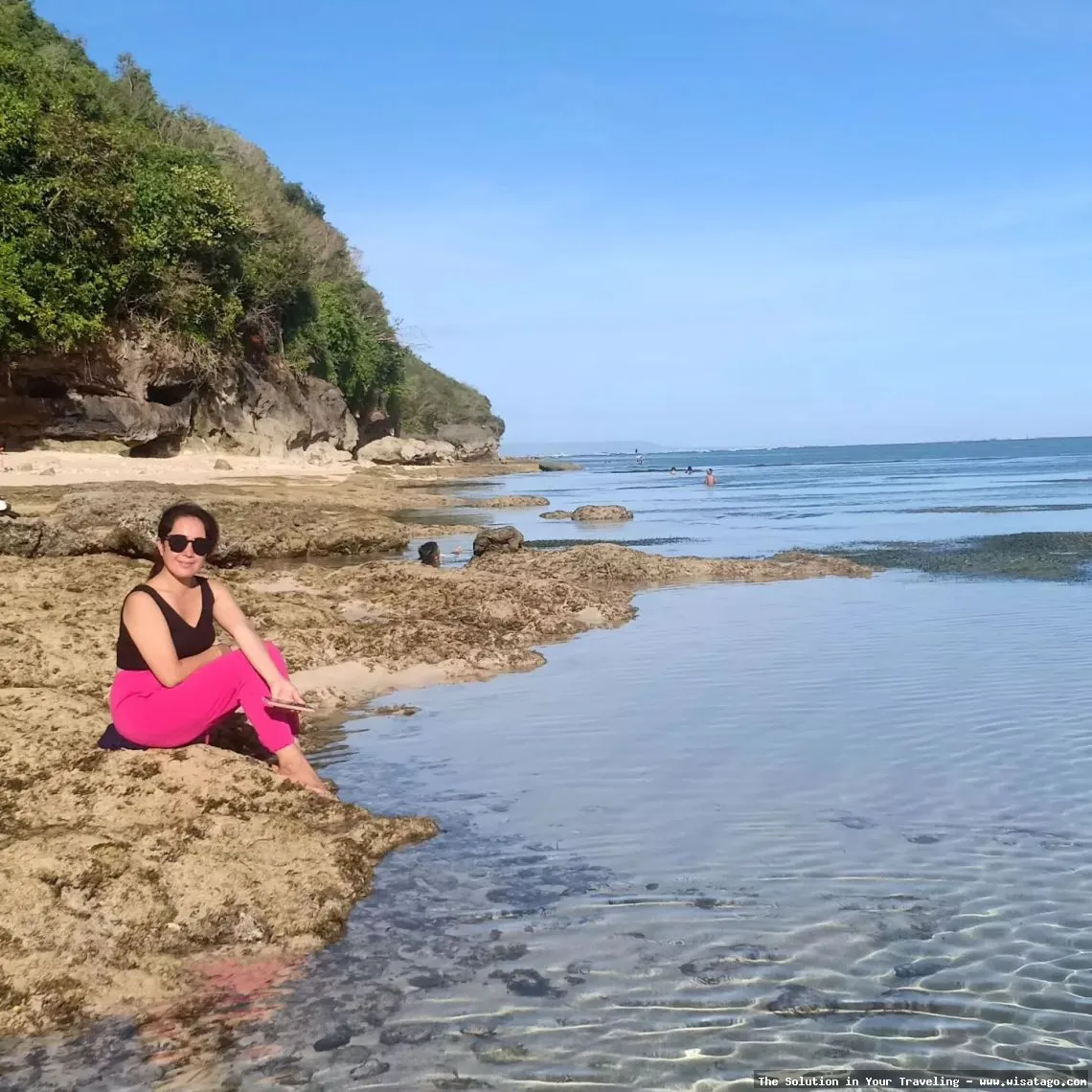 wisata Pantai Batu Bongkok memesona