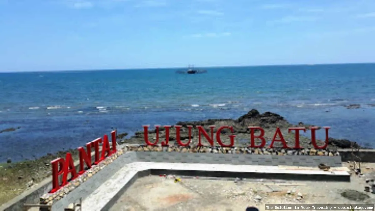wisata Pantai Batu Bongkok yang indah
