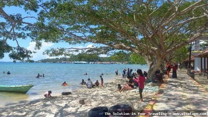Wisata Pantai Bersejarah Desa Naibos indah