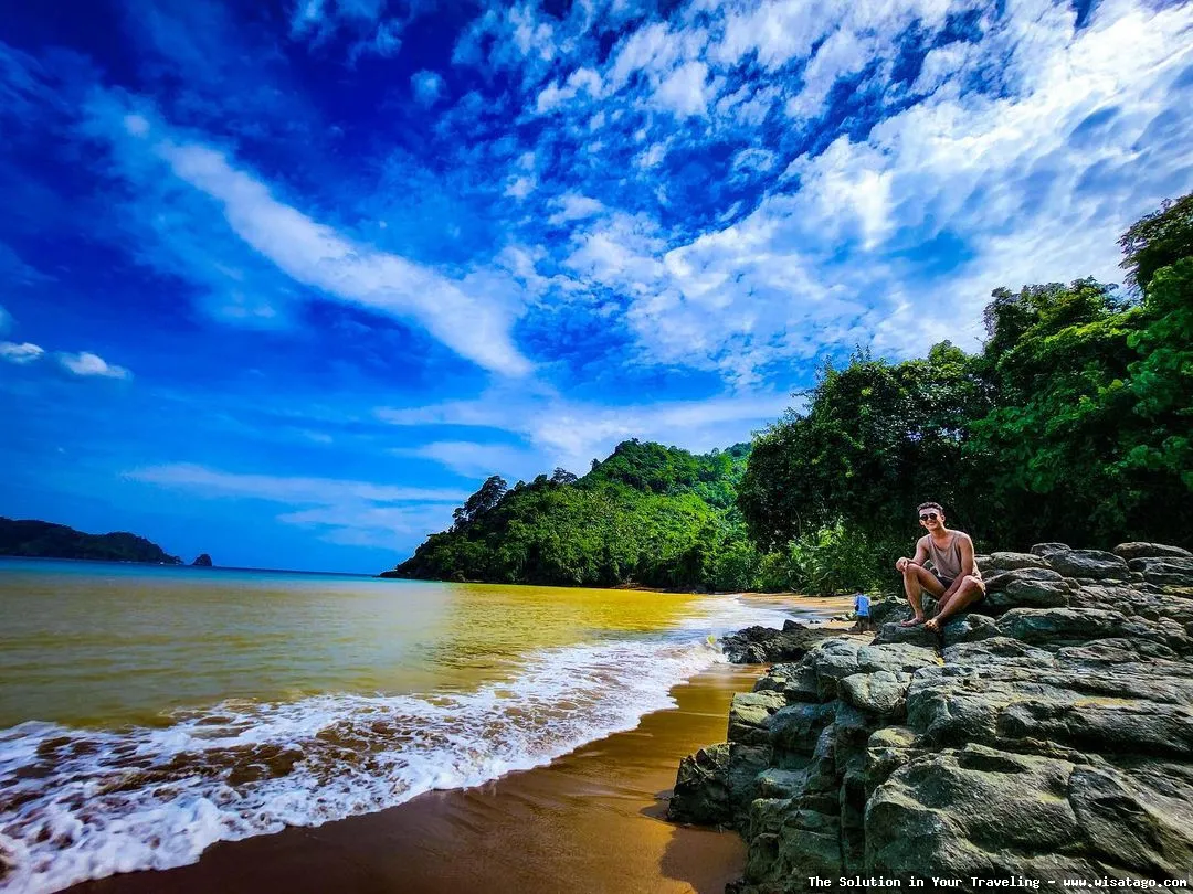 wisata Pantai Bolu Bolu yang indah