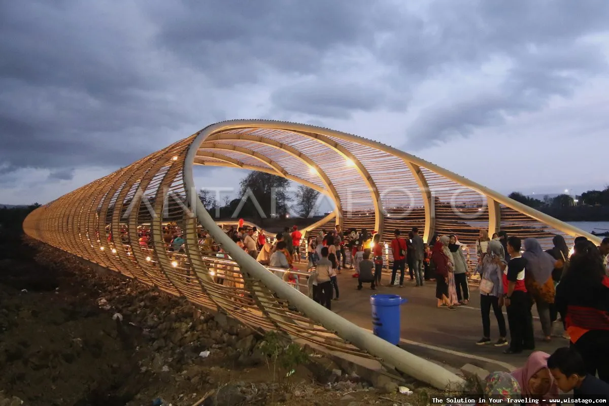 Wisata Pantai Boom indah mempesona