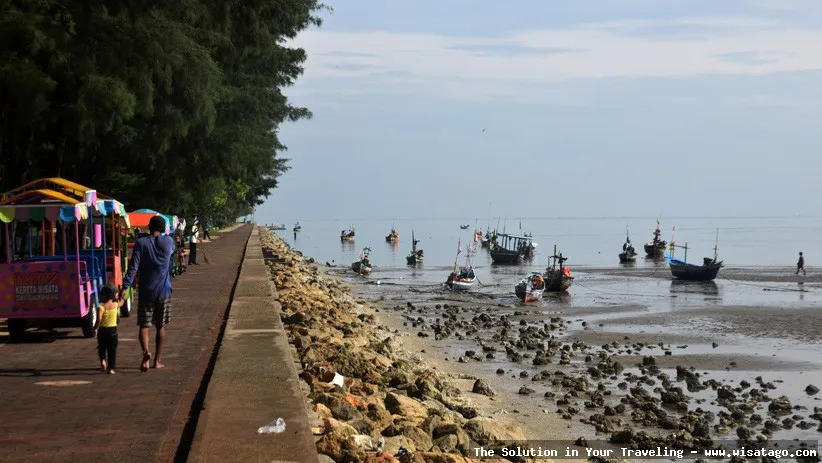 wisata Pantai Boom yang memukau