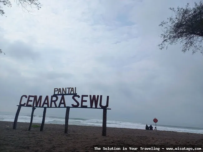 wisata Pantai Cemara yang menawan