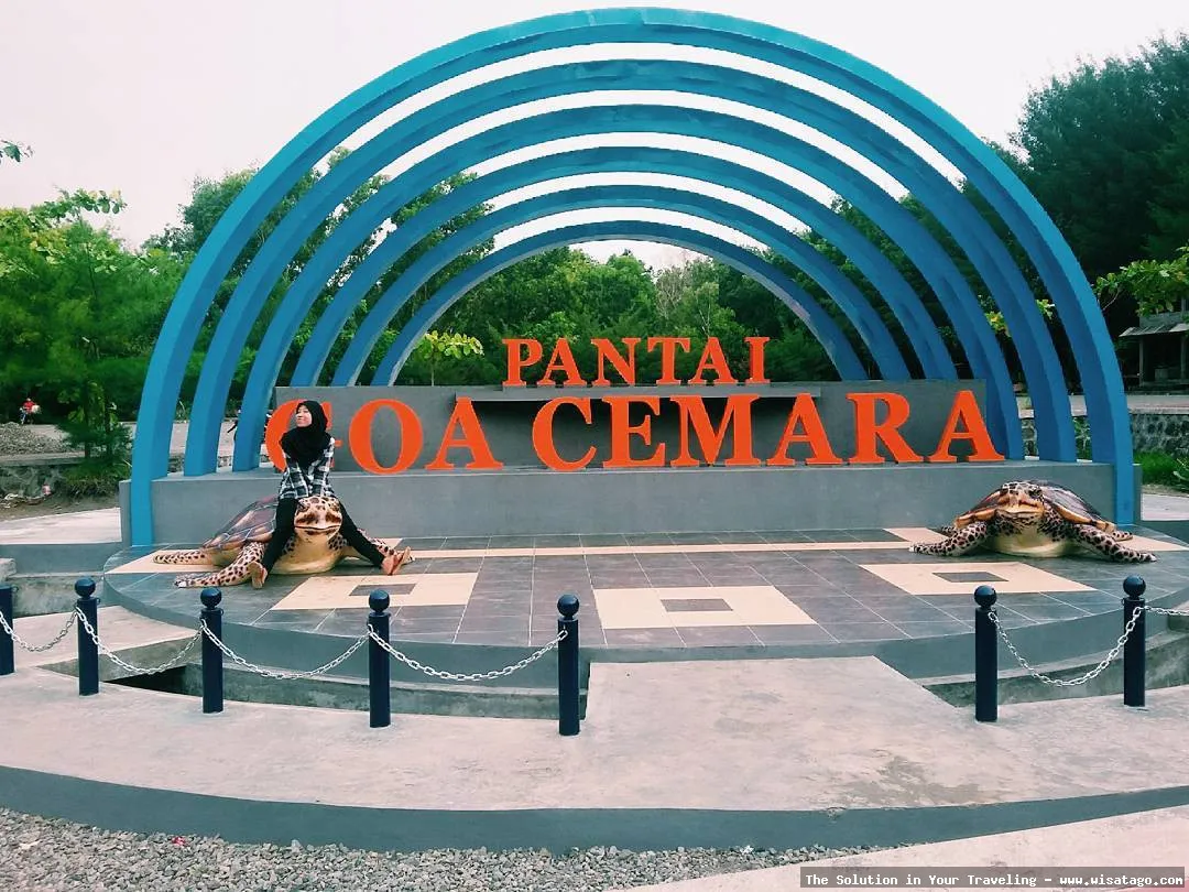 wisata Pantai Cemara yang menawan