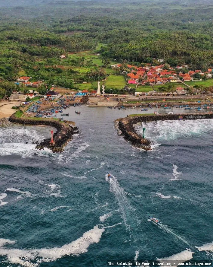 wisata Pantai Cipatujah yang mempesona