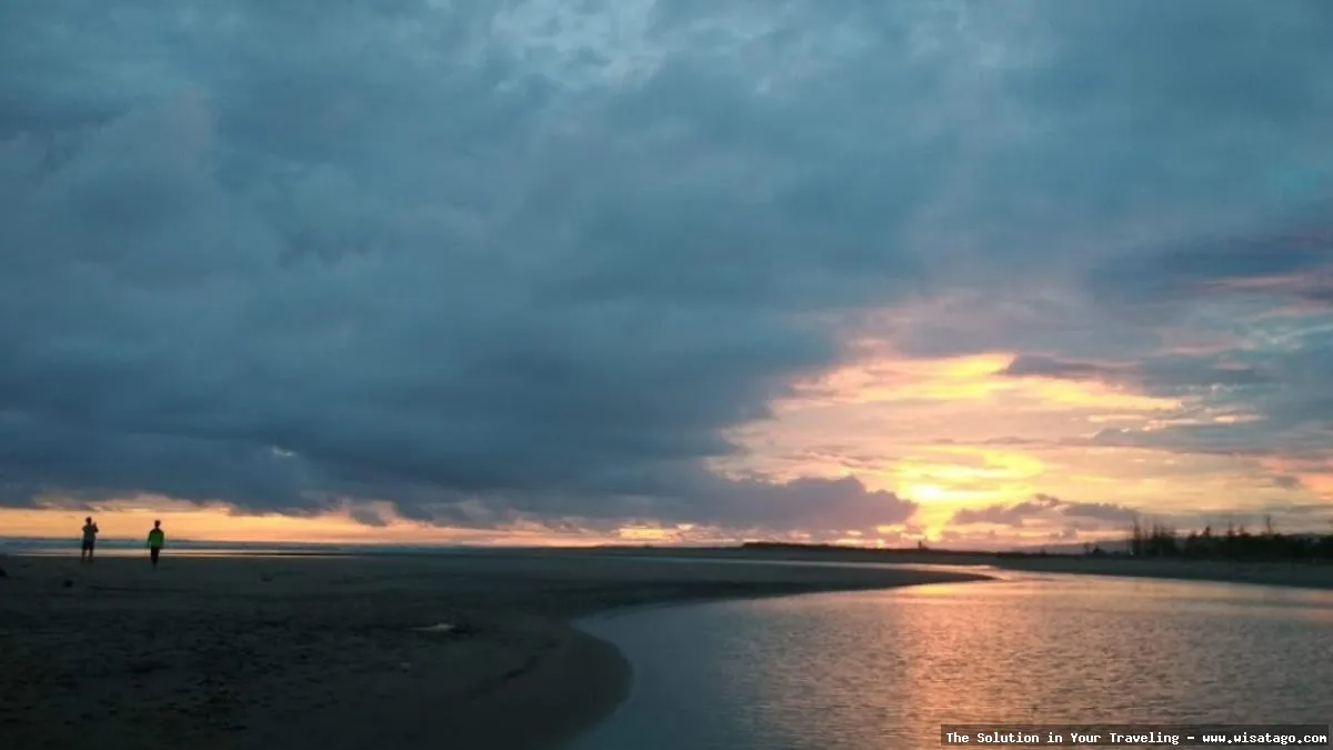 wisata Pantai Cipatujah yang mempesona