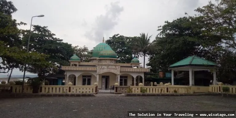 wisata Pantai Cipatujah yang menawan