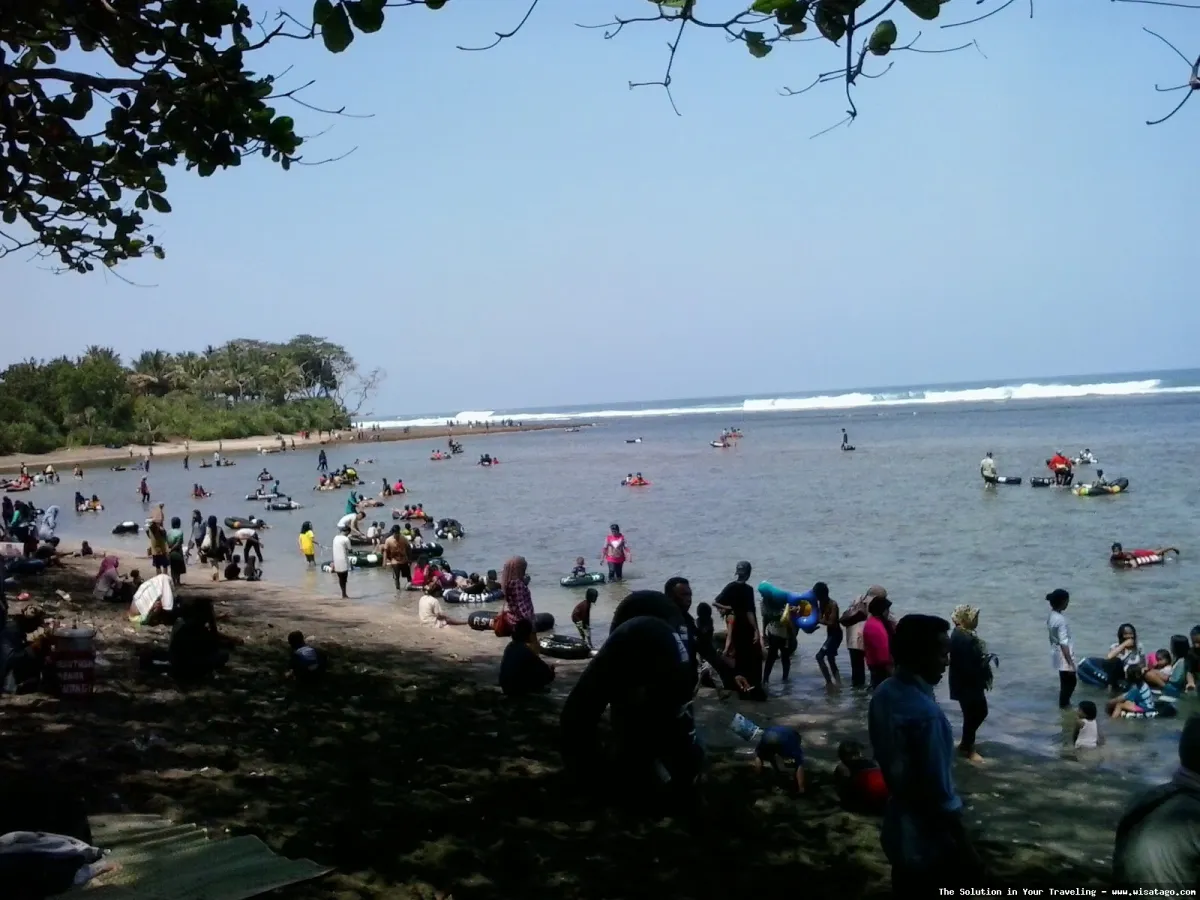 wisata Pantai Cipatujah yang menawan