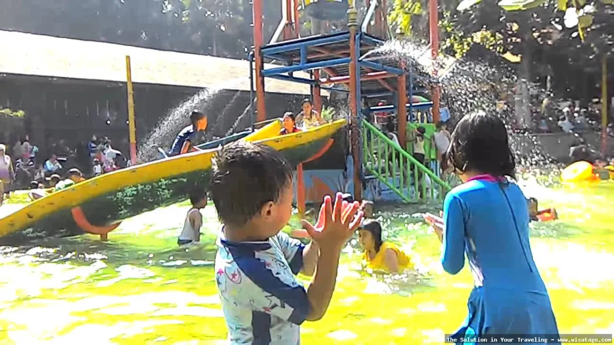 wisata Pantai Desa Setenger yang indah