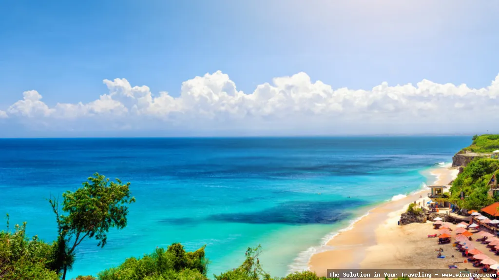 Wisata Pantai Dreamland yang memukau
