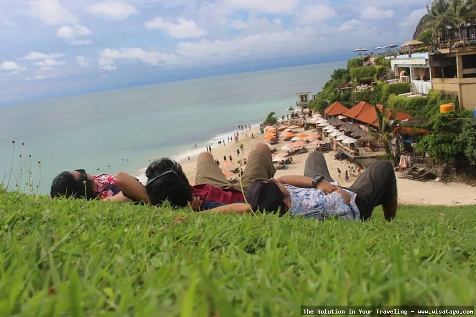 wisata Pantai Dreamland yang memukau
