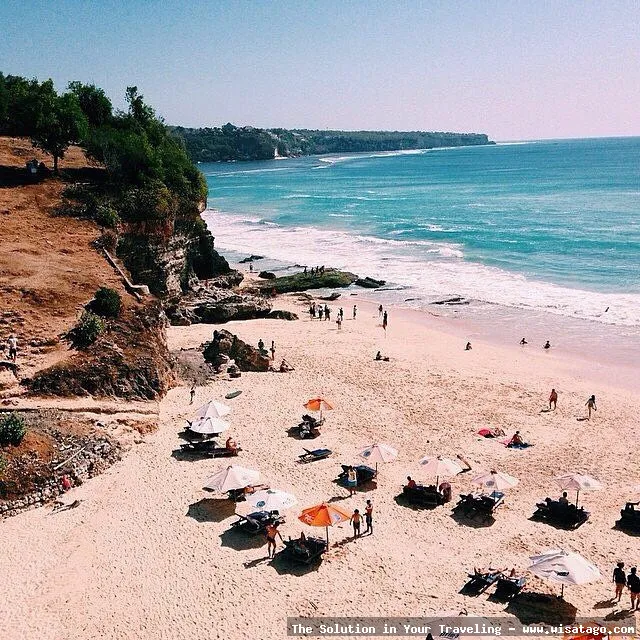wisata Pantai Dreamland yang memukau