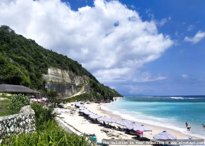 wisata Pantai Dreamland yang memukau