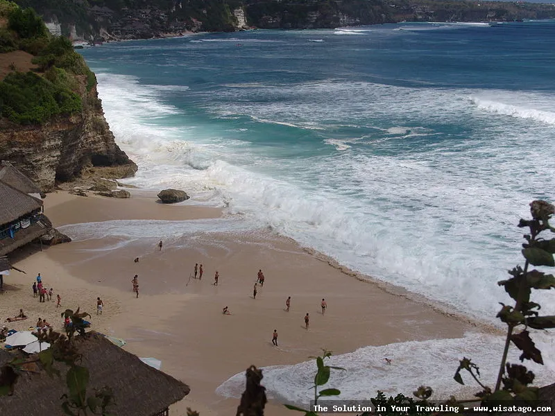 Wisata Pantai Dreamland yang memukau
