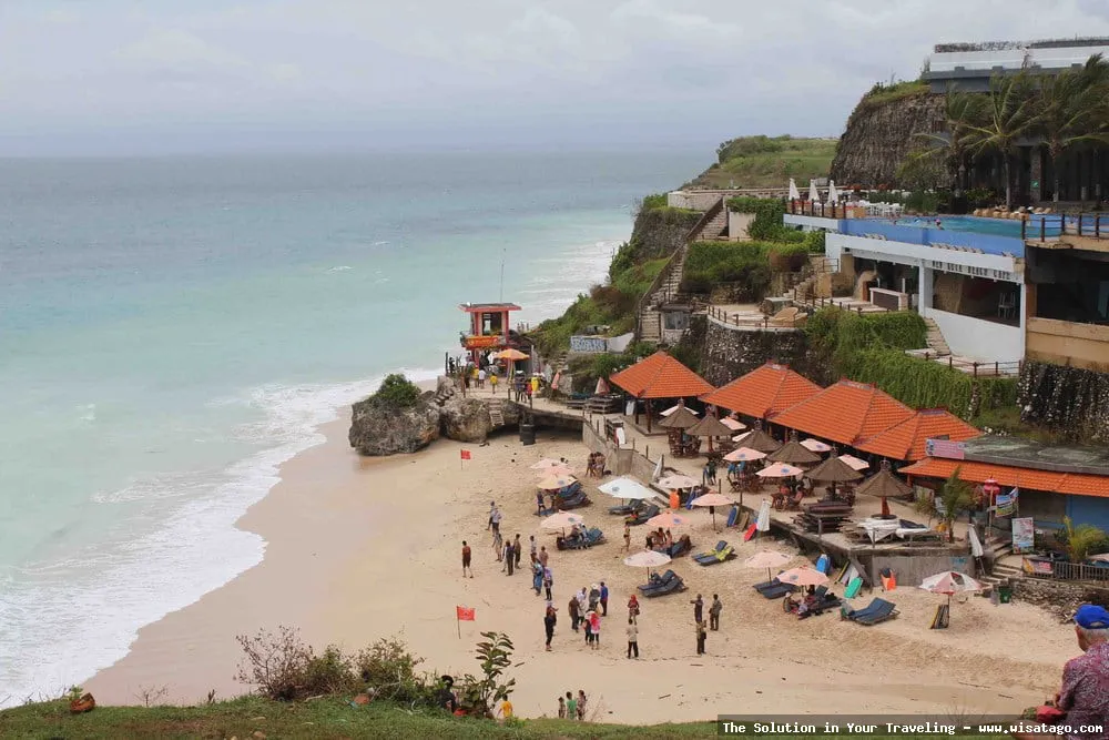 Wisata Pantai Dreamland yang memukau