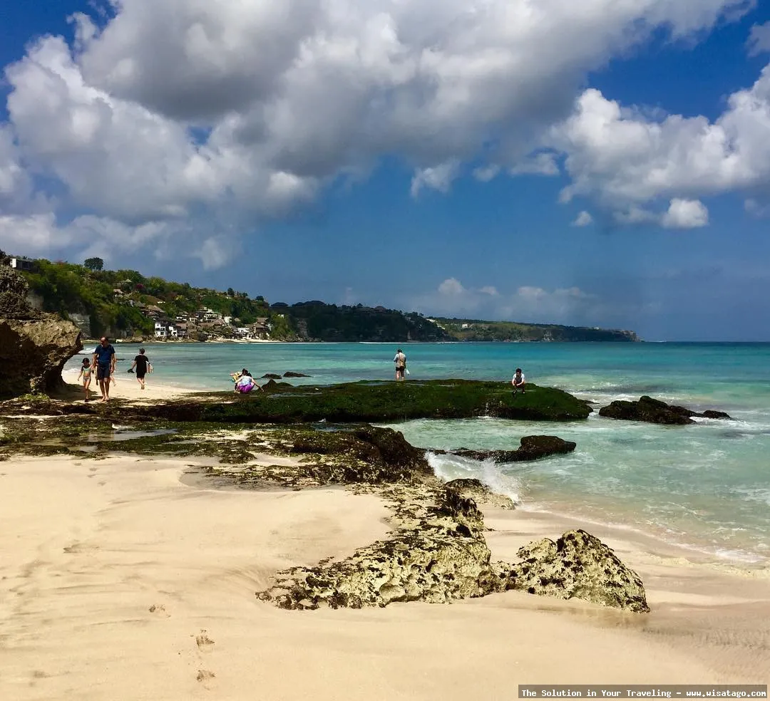 Wisata Pantai Dreamland, pasir putih indah