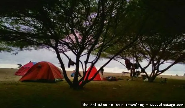 wisata Pantai Jolosutro yang memukau