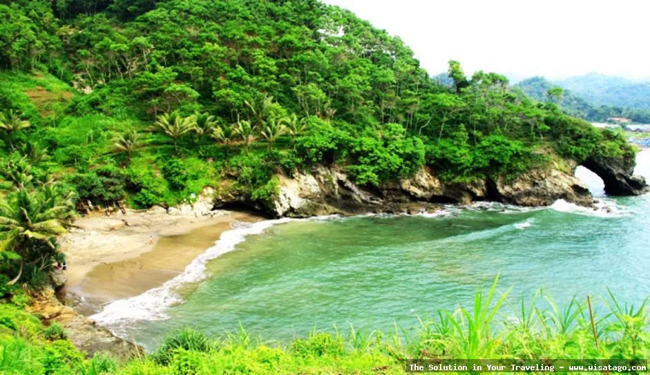 Wisata Pantai Lampon yang menawan hati