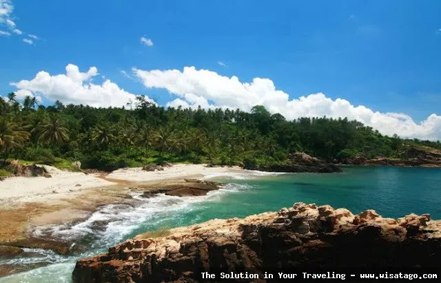 Wisata Pantai Lampon yang menawan