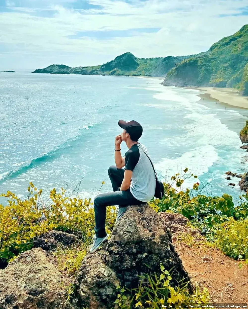 Wisata Pantai Lampon yang mempesona.