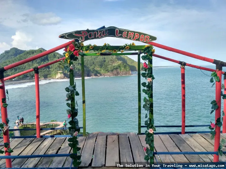 wisata Pantai Lampon yang menawan