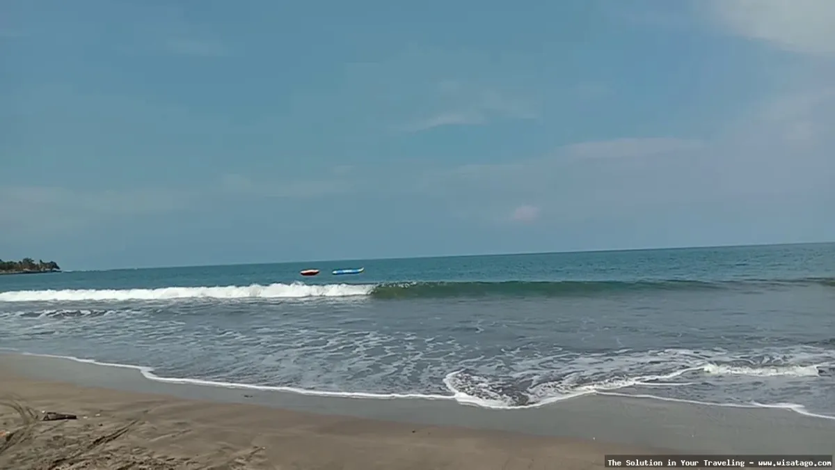 Wisata Pantai Marbela dengan pasir putih