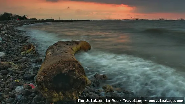 Wisata Pantai Maron yang memukau