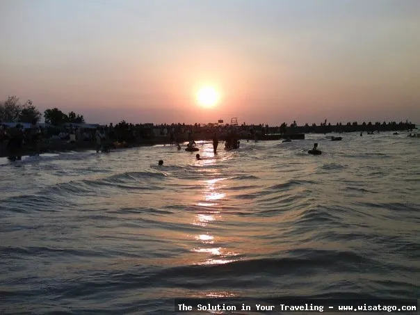 wisata Pantai Maron yang mempesona