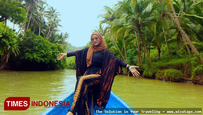 Wisata Pantai Maron yang menawan.