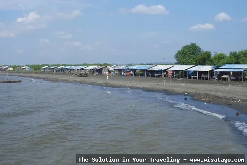 Wisata Pantai Maron yang mempesona
