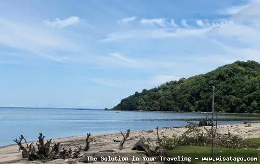Wisata Pantai Mayangkara yang mempesona.