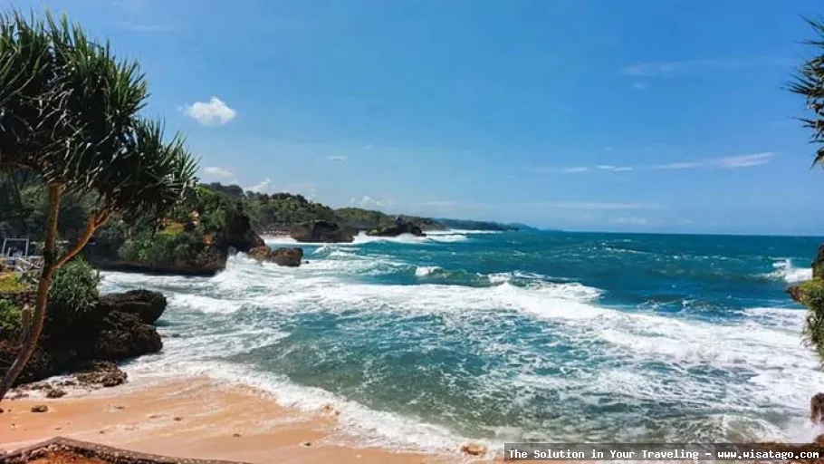 wisata Pantai Mbuluk yang menawan