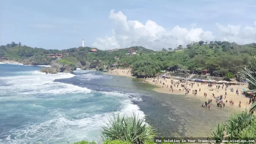 Wisata Pantai Mbuluk yang menawan hati.