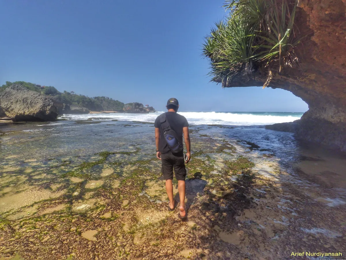wisata Pantai Mbuluk yang menawan