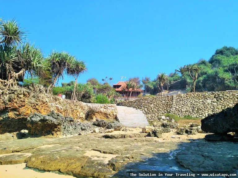 Wisata Pantai Mbuluk yang mempesona.