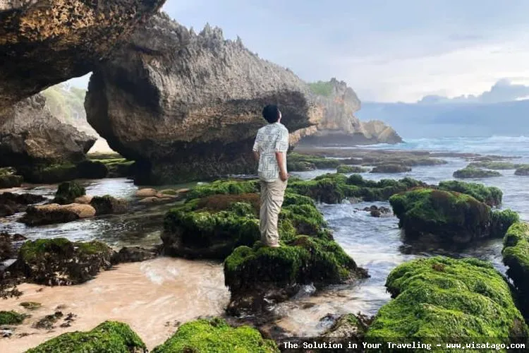 Wisata Pantai Mbuluk yang menawan hati