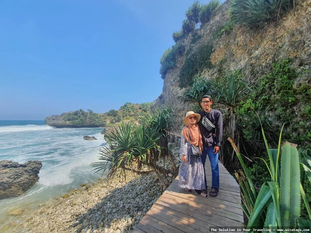 Wisata Pantai Mbuluk yang menawan alami