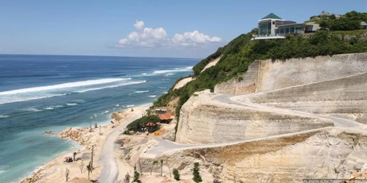 wisata Pantai Melasti, pasir putih indah