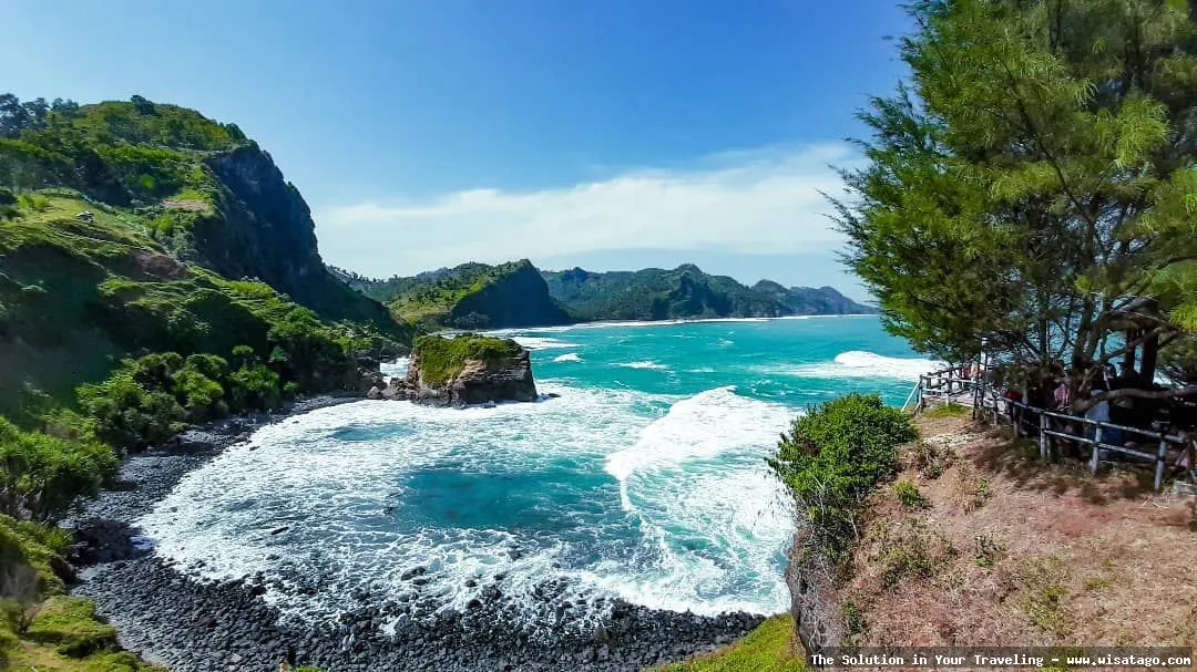 wisata Pantai Menganti di Kebumen indah