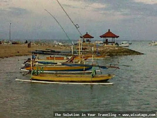 wisata Pantai Mertasari yang menawan