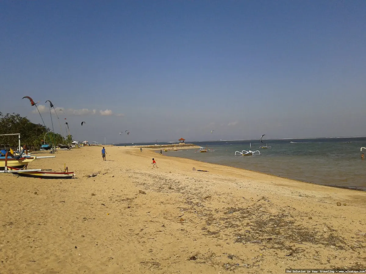 wisata Pantai Mertasari yang memukau