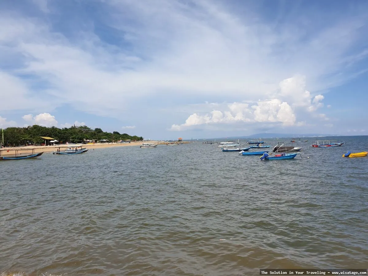 wisata Pantai Mertasari yang menawan