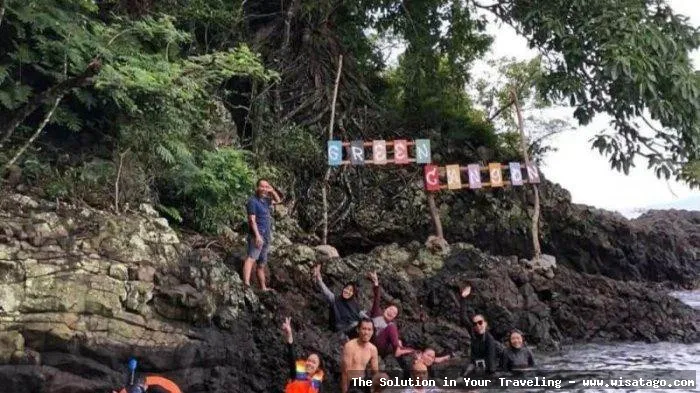 wisata Pantai Minang Rua yang indah