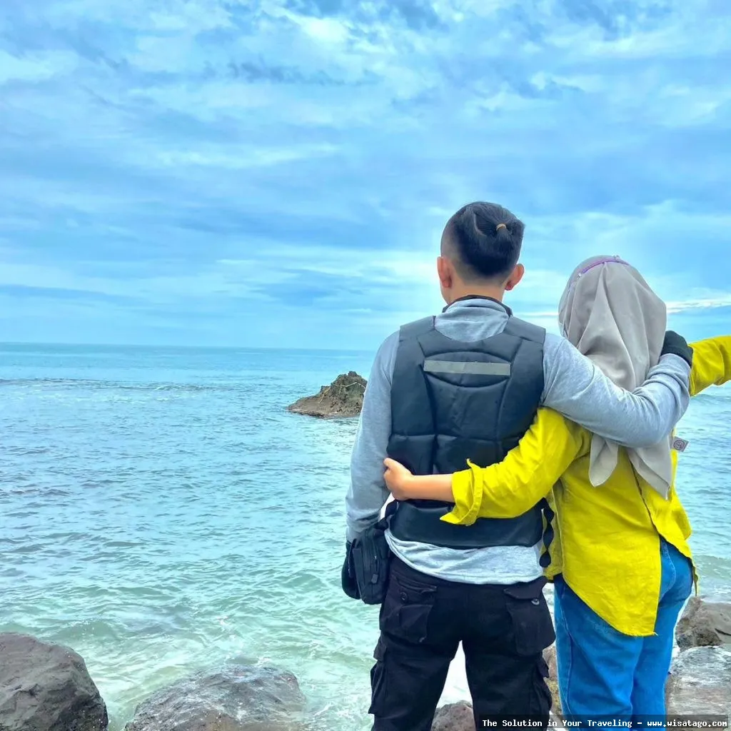 Wisata Pantai Minang Rua yang indah