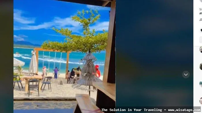 Wisata Pantai Momong, pasir putih memesona