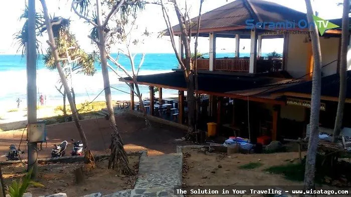 Wisata Pantai Momong yang memukau