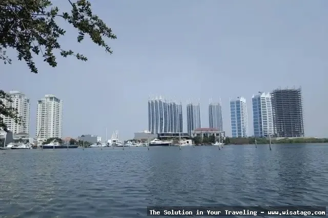 Wisata Pantai Mutiara PIK yang indah