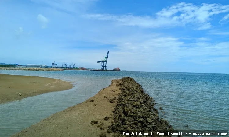 wisata Pantai Nambo yang mempesona