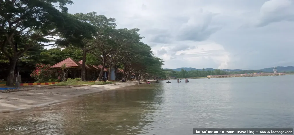 Wisata Pantai Nambo, pasirnya memukau